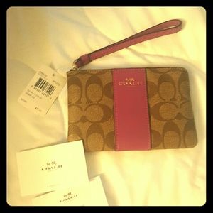 COACH WRISTLET WALLET